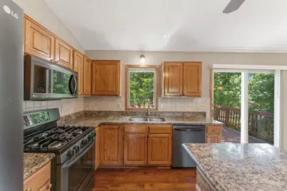 404 Minnesota Avenue, Roseville, MN 55113 - Photo 11