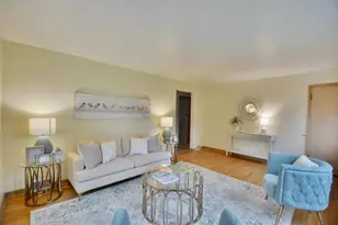 4522 Chatham Road NE, Columbia Heights, MN 55421 - Photo 3