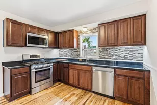 454 Michigan St, Saint Paul, MN 55102 - Photo 1