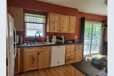 425 Spruce Avenue S, Thief River Falls, MN 56701 - Photo 9