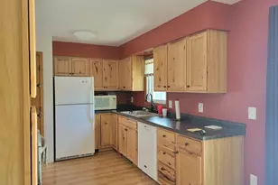 425 Spruce Ave S, Thief River Falls, MN 56701 - Photo 9