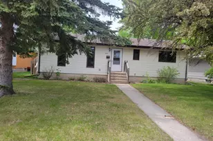 425 Spruce Ave S, Thief River Falls, MN 56701 - Photo 15