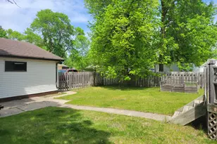 425 Spruce Ave S, Thief River Falls, MN 56701 - Photo 25