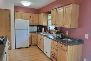 425 Spruce Ave S, Thief River Falls, MN 56701 - Photo 7
