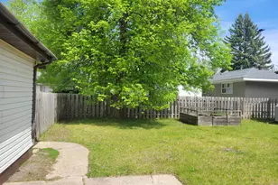 425 Spruce Ave S, Thief River Falls, MN 56701 - Photo 17