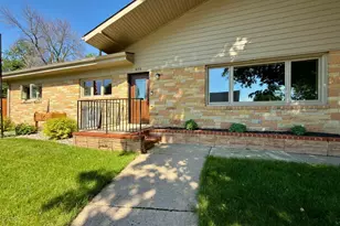 979 S Prairie Ave, Fairmont, MN 56031 - Photo 5