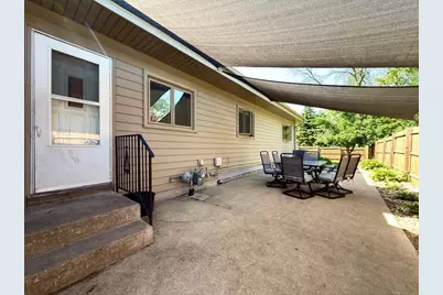 979 S Prairie Avenue, Fairmont, MN 56031 - Photo 3