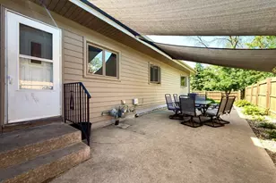 979 S Prairie Ave, Fairmont, MN 56031 - Photo 3