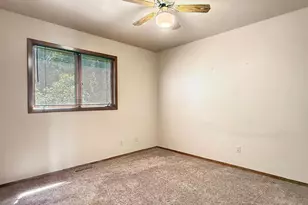 513 E Ciro St, Truman, MN 56088 - Photo 17