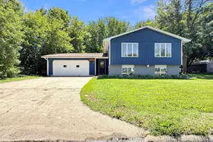 513 E Ciro St, Truman, MN 56088 - Photo 33