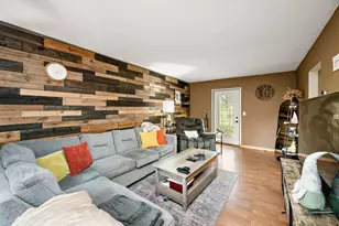 774 Roselawn Ave E, Maplewood, MN 55117 - Photo 3