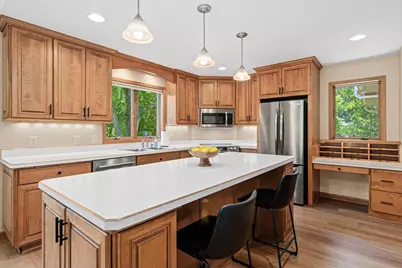 12852 Essex Way, Apple Valley, MN 55124 - Photo 3