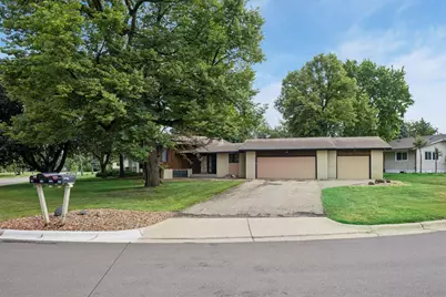 1062 Crestview Drive S, Maplewood, MN 55119 - Photo 1