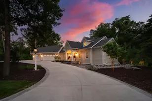 94 Neptune St, Mahtomedi, MN 55115 - Photo 3