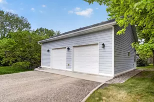 711 Sunset Dr, Fergus Falls, MN 56537 - Photo 11