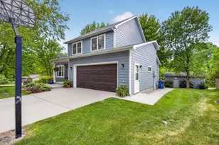 711 Sunset Dr, Fergus Falls, MN 56537 - Photo 3