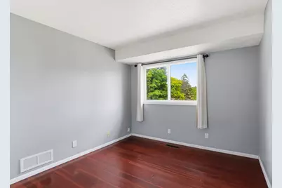 10400 Decatur Avenue S, Bloomington, MN 55438 - Photo 15