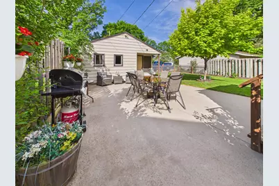 421 Raymond Avenue NE, Saint Cloud, MN 56304 - Photo 5