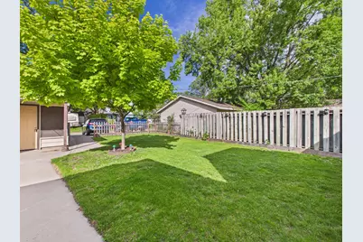 421 Raymond Avenue NE, Saint Cloud, MN 56304 - Photo 11