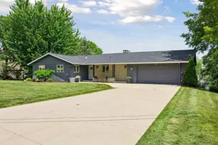 2500 Auburn Dr, Victoria, MN 55386 - Photo 11