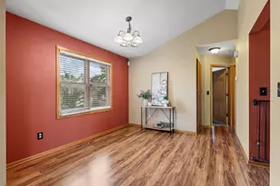 10283 Lee Dr, Eden Prairie, MN 55347 - Photo 7