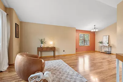 10283 Lee Drive, Eden Prairie, MN 55347 - Photo 5