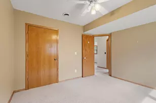 10283 Lee Dr, Eden Prairie, MN 55347 - Photo 27
