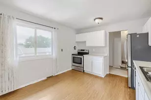 2342 Dorland Pl E, Maplewood, MN 55119 - Photo 9