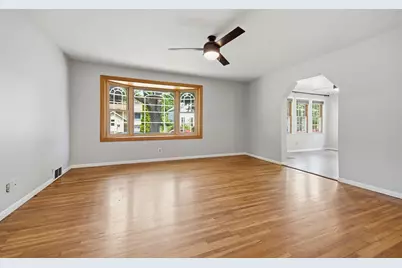 410 Superior Street, Saint Paul, MN 55102 - Photo 11