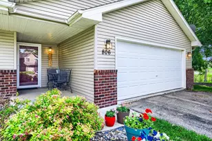 806 Boldt St, Chaska, MN 55318 - Photo 3