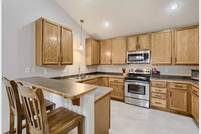 806 Boldt Street, Chaska, MN 55318 - Photo 9
