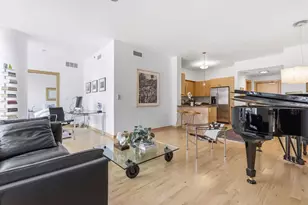 215 10th Ave S, Minneapolis, MN 55415 - Photo 3