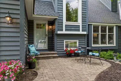 10730 Spoon Ridge, Eden Prairie, MN 55347 - Photo 3