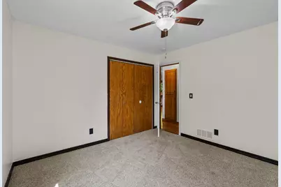 1136 Minnesota Street S, Shakopee, MN 55379 - Photo 33