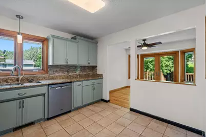 1136 Minnesota Street S, Shakopee, MN 55379 - Photo 23