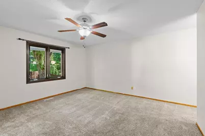 1136 Minnesota Street S, Shakopee, MN 55379 - Photo 25