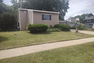 1404 City View Ct NE, Rochester, MN 55906 - Photo 3
