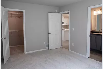 6782 Meadow View Drive S, Fargo, ND 58104 - Photo 15