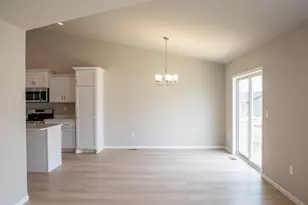 6782 Meadow View Dr S, Fargo, ND 58104 - Photo 9