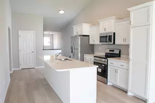6782 Meadow View Dr S, Fargo, ND 58104 - Photo 3