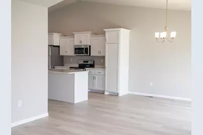 6782 Meadow View Drive S, Fargo, ND 58104 - Photo 7