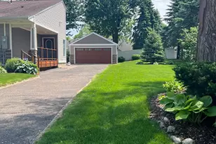 3929 Fordham Dr NE, Saint Paul, MN 55421 - Photo 3