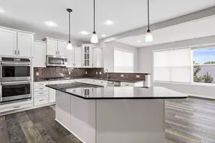 18072 Hyde Park Ave, Lakeville, MN 55044 - Photo 5