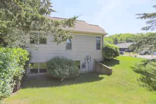 1825 Golf View Dr, River Falls, WI 54022 - Photo 35