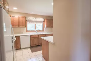 1825 Golf View Dr, River Falls, WI 54022 - Photo 5