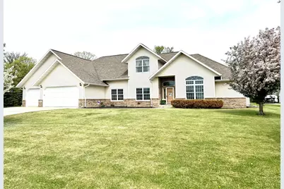 901 6th Street SW, Roseau, MN 56751 - Photo 1