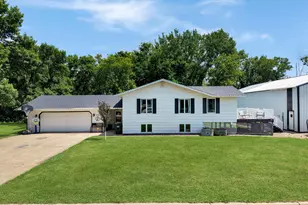 755 W 1st Street S, Cottonwood, MN 56229 - Photo 35