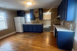 215 N Maple St, Chaska, MN 55318 - Photo 3