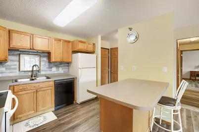 880 Lyn Way #304, Hastings, MN 55033 - Photo 7