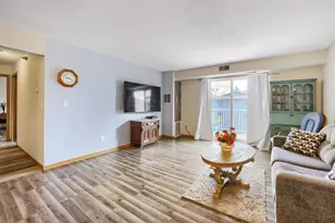 880 Lyn Way, Hastings, MN 55033 - Photo 3